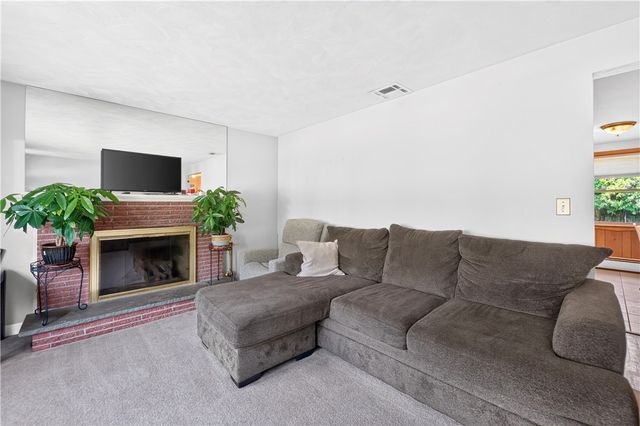 24 Crane Street, Warwick, RI 02889