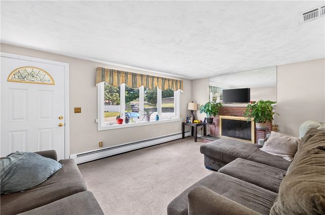 24 Crane Street, Warwick, RI 02889