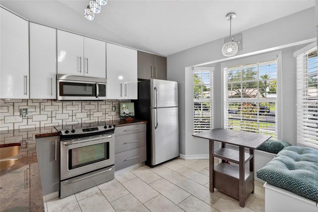 2370 BENTLEY DRIVE, Palm Harbor, FL 34684