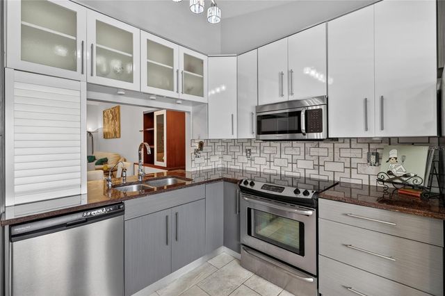 2370 BENTLEY DRIVE, Palm Harbor, FL 34684