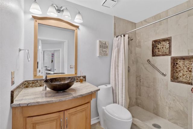2370 BENTLEY DRIVE, Palm Harbor, FL 34684
