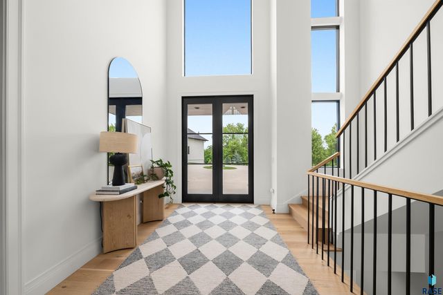 1617 S Scarlet Oak Pl Place, Sioux Falls, SD 57110