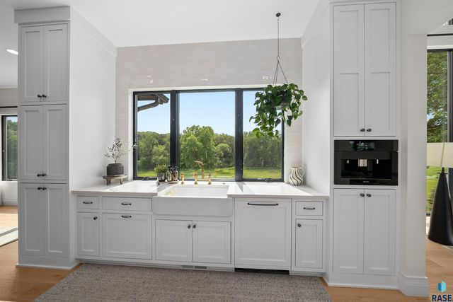 1617 S Scarlet Oak Pl Place, Sioux Falls, SD 57110