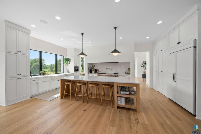 1617 S Scarlet Oak Pl Place, Sioux Falls, SD 57110