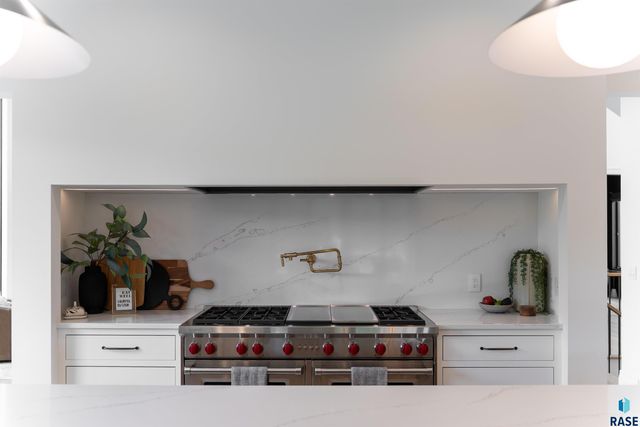 1617 S Scarlet Oak Pl Place, Sioux Falls, SD 57110