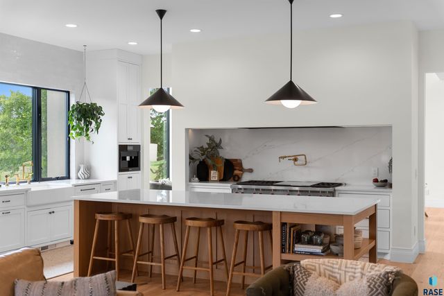 1617 S Scarlet Oak Pl Place, Sioux Falls, SD 57110