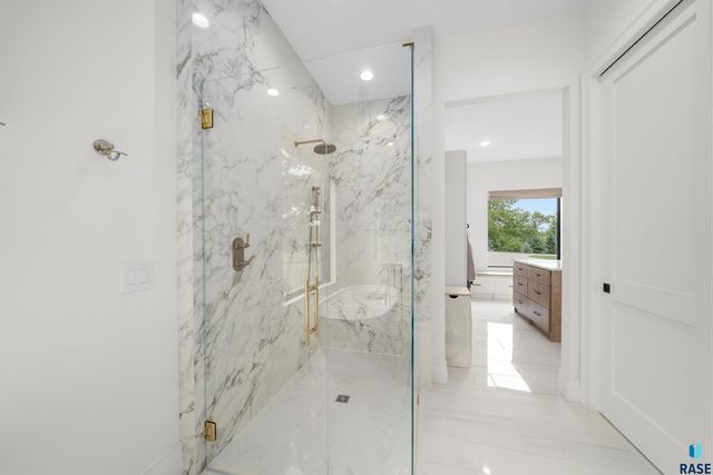 1617 S Scarlet Oak Pl Place, Sioux Falls, SD 57110