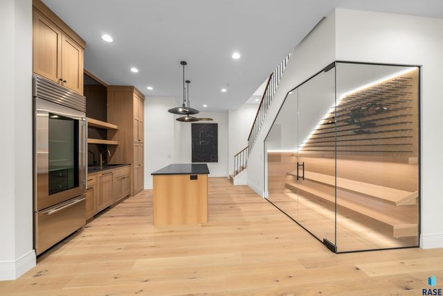 1617 S Scarlet Oak Pl Place, Sioux Falls, SD 57110