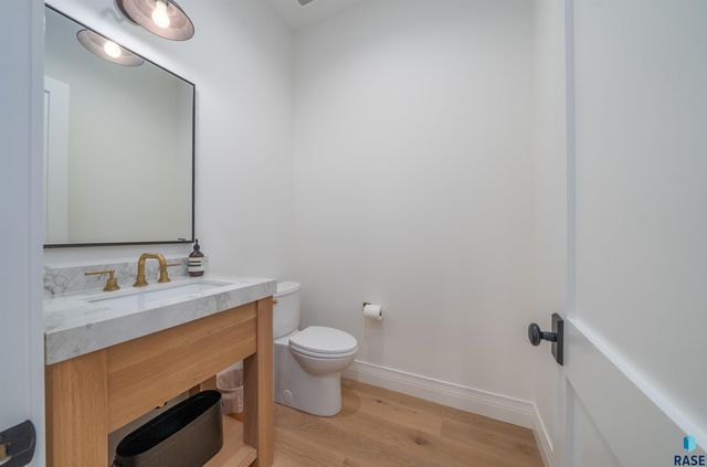 1617 S Scarlet Oak Pl Place, Sioux Falls, SD 57110