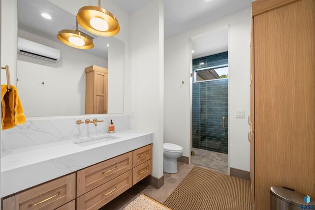 1617 S Scarlet Oak Pl Place, Sioux Falls, SD 57110