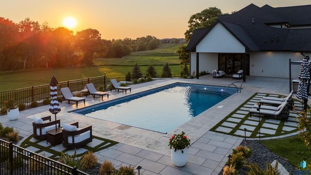 1617 S Scarlet Oak Pl Place, Sioux Falls, SD 57110