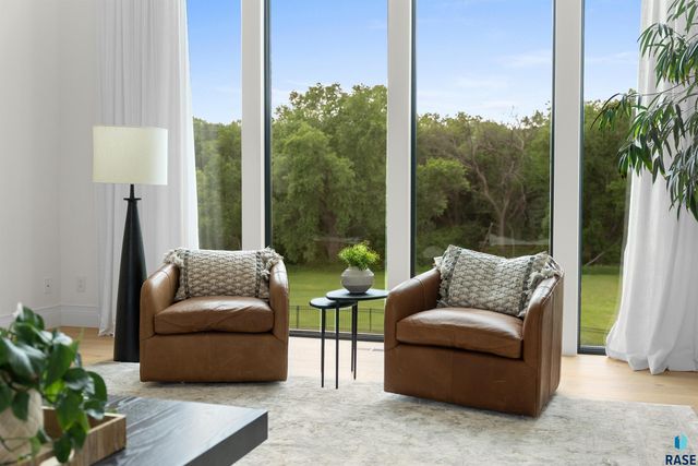 1617 S Scarlet Oak Pl Place, Sioux Falls, SD 57110