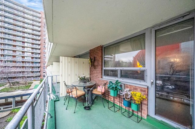 61-25 97th Street 2B, Rego Park, NY 11374