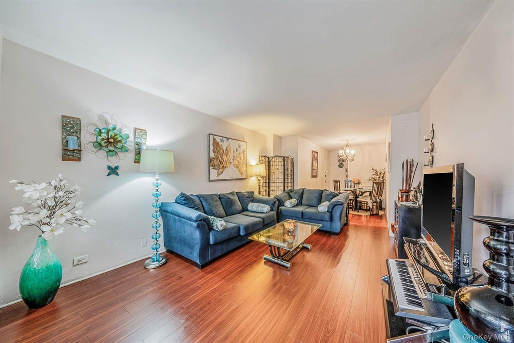 61-25 97th Street 2B, Rego Park, NY 11374 — photo 5