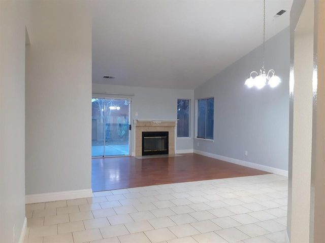 1205 Cribari Dr, Modesto, CA 95358