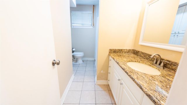 1915 Westlake Road, Houston, TX 77062