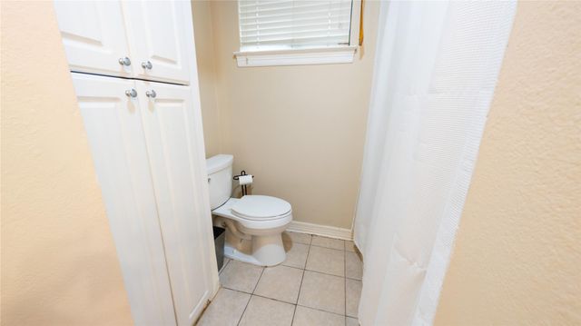 1915 Westlake Road, Houston, TX 77062