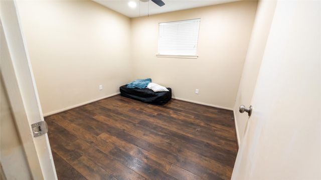 1915 Westlake Road, Houston, TX 77062