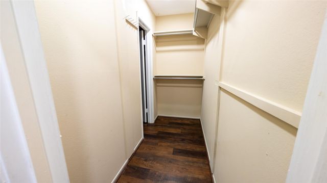 1915 Westlake Road, Houston, TX 77062
