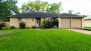 1915 Westlake Road, Houston, TX 77062