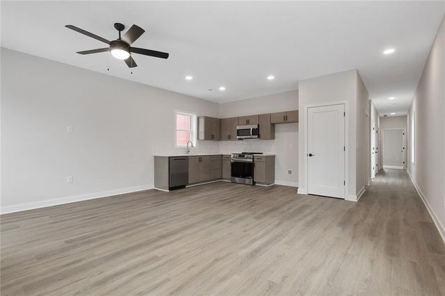 4523 Forest Avenue B, Kansas City, MO 64110