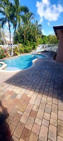313 SE 4th Terrace, Dania Beach, FL 33004