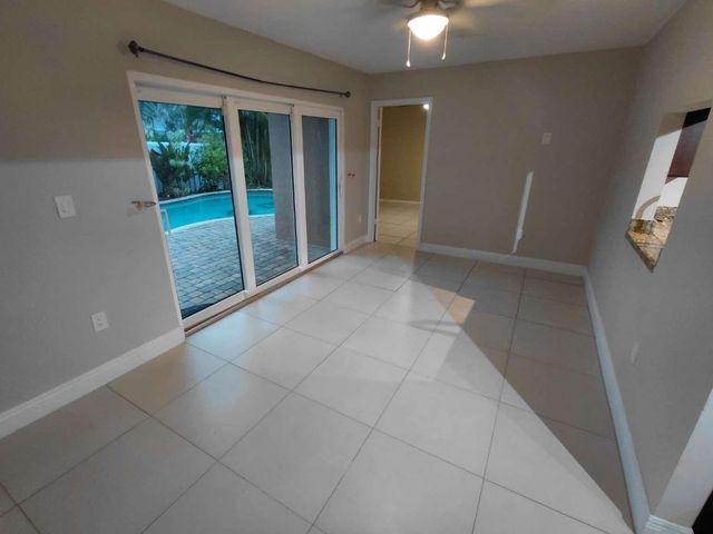 313 SE 4th Terrace, Dania Beach, FL 33004