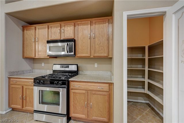916 Kevin Baker Avenue, North Las Vegas, NV 89086