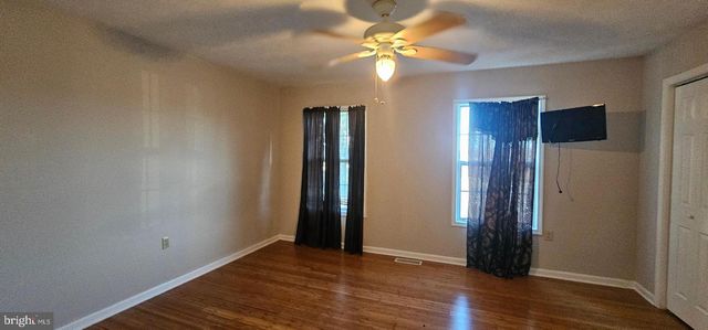 225 NOTTOWAY DR, Stephens City, VA 22655