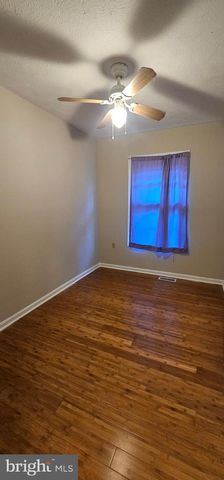 225 NOTTOWAY DR, Stephens City, VA 22655