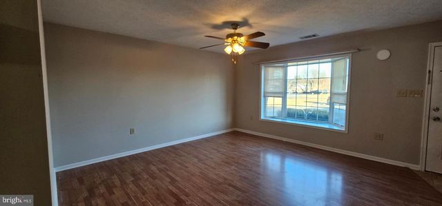 225 NOTTOWAY DR, Stephens City, VA 22655