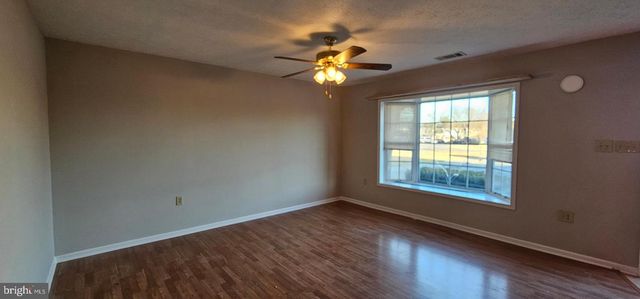 225 NOTTOWAY DR, Stephens City, VA 22655