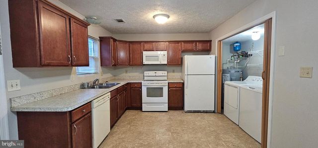 225 NOTTOWAY DR, Stephens City, VA 22655