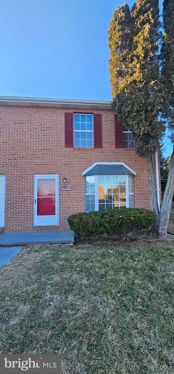 225 NOTTOWAY DR, Stephens City, VA 22655