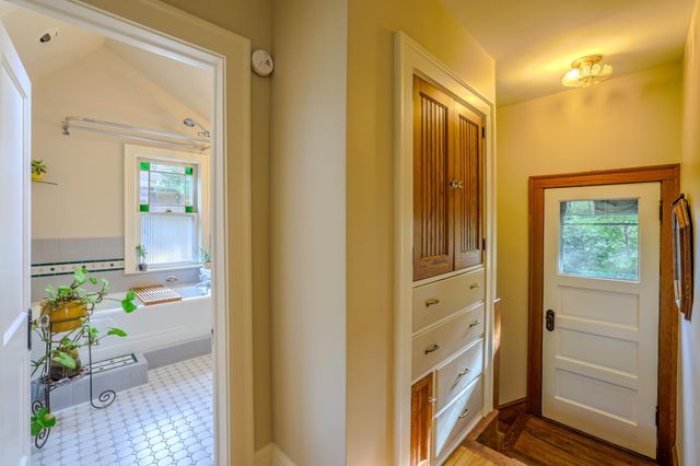 4226 Grand Avenue S, Minneapolis, MN 55409