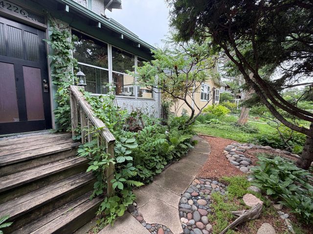 4226 Grand Avenue S, Minneapolis, MN 55409