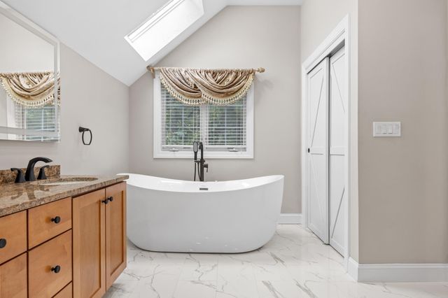3 Trappers Path, Lakeville, MA 02347
