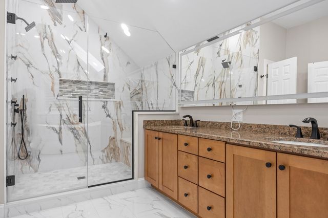 3 Trappers Path, Lakeville, MA 02347