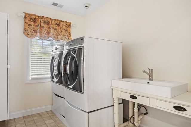 3 Trappers Path, Lakeville, MA 02347
