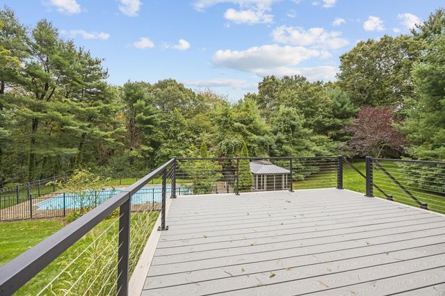 3 Trappers Path, Lakeville, MA 02347