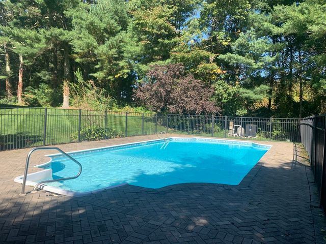 3 Trappers Path, Lakeville, MA 02347