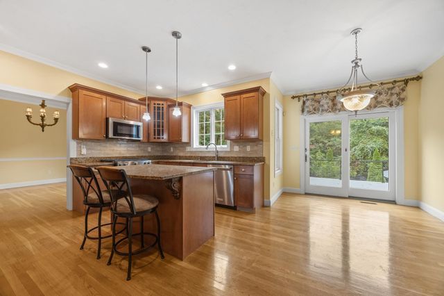 3 Trappers Path, Lakeville, MA 02347
