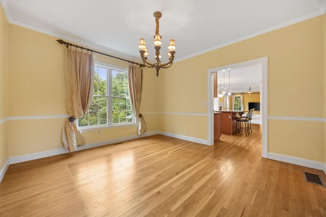 3 Trappers Path, Lakeville, MA 02347
