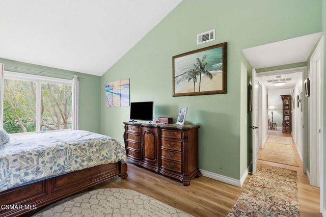 460 Arbor Lane Court 202, Thousand Oaks, CA 91360