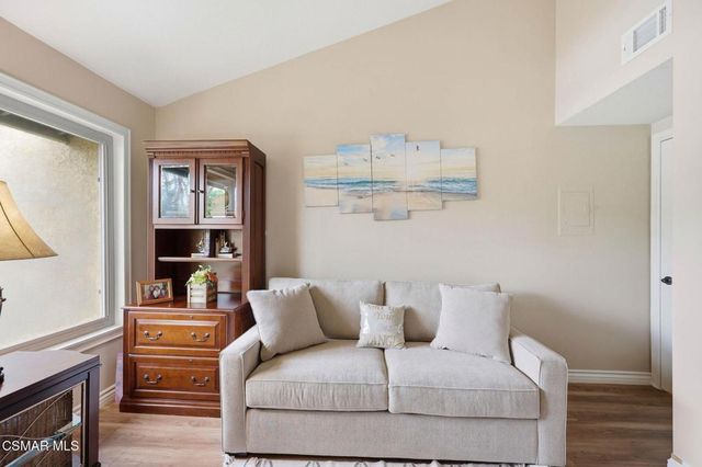 460 Arbor Lane Court 202, Thousand Oaks, CA 91360