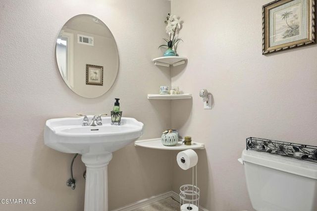 460 Arbor Lane Court 202, Thousand Oaks, CA 91360