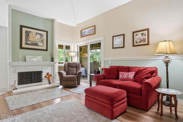 460 Arbor Lane Court 202, Thousand Oaks, CA 91360