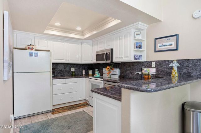 460 Arbor Lane Court 202, Thousand Oaks, CA 91360