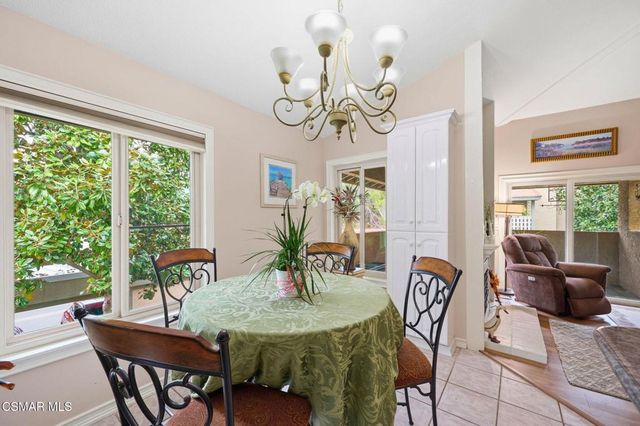 460 Arbor Lane Court 202, Thousand Oaks, CA 91360