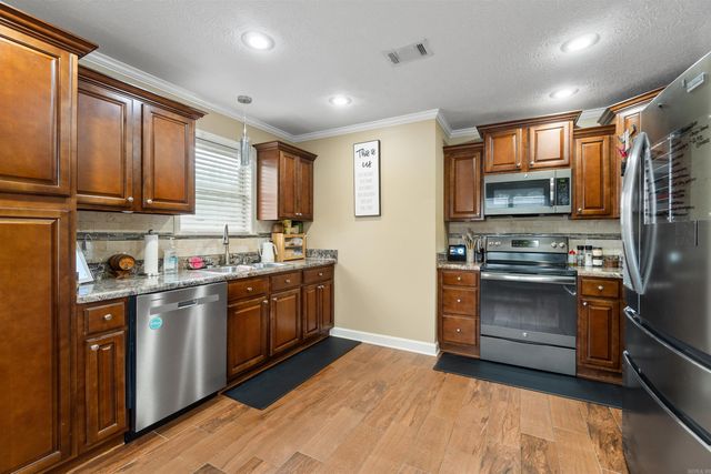 2060 Shadow Falls Dr, Conway, AR 72032